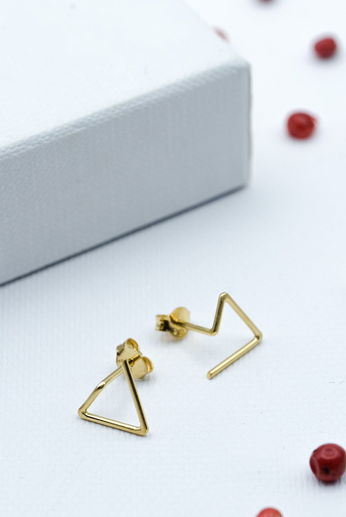 minimalistické geometrické náušnice