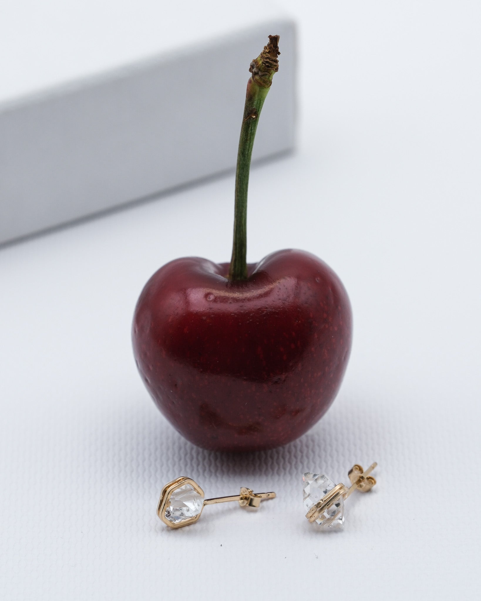 pecky do uší zlaté