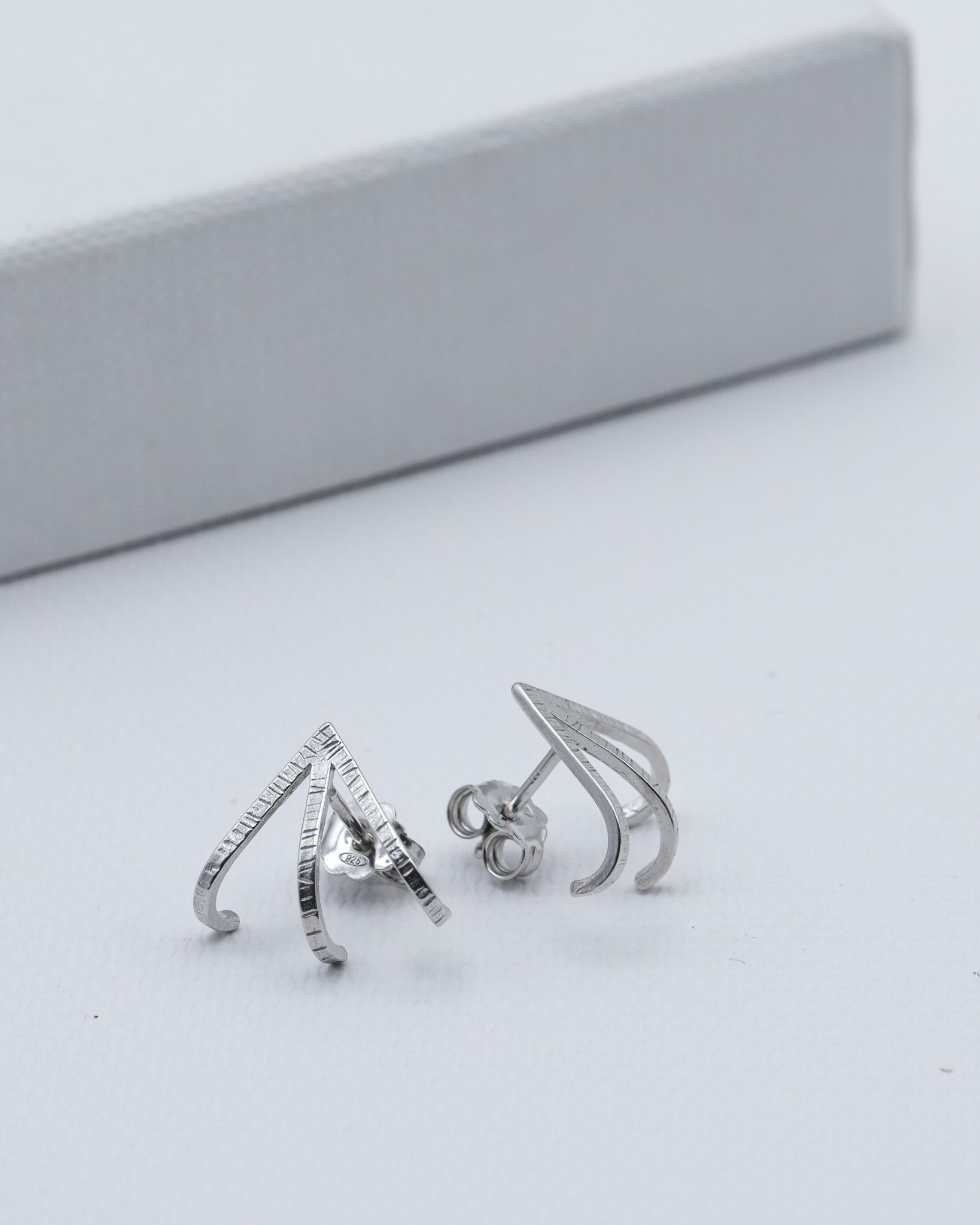 stribrne nausnice od sperkare