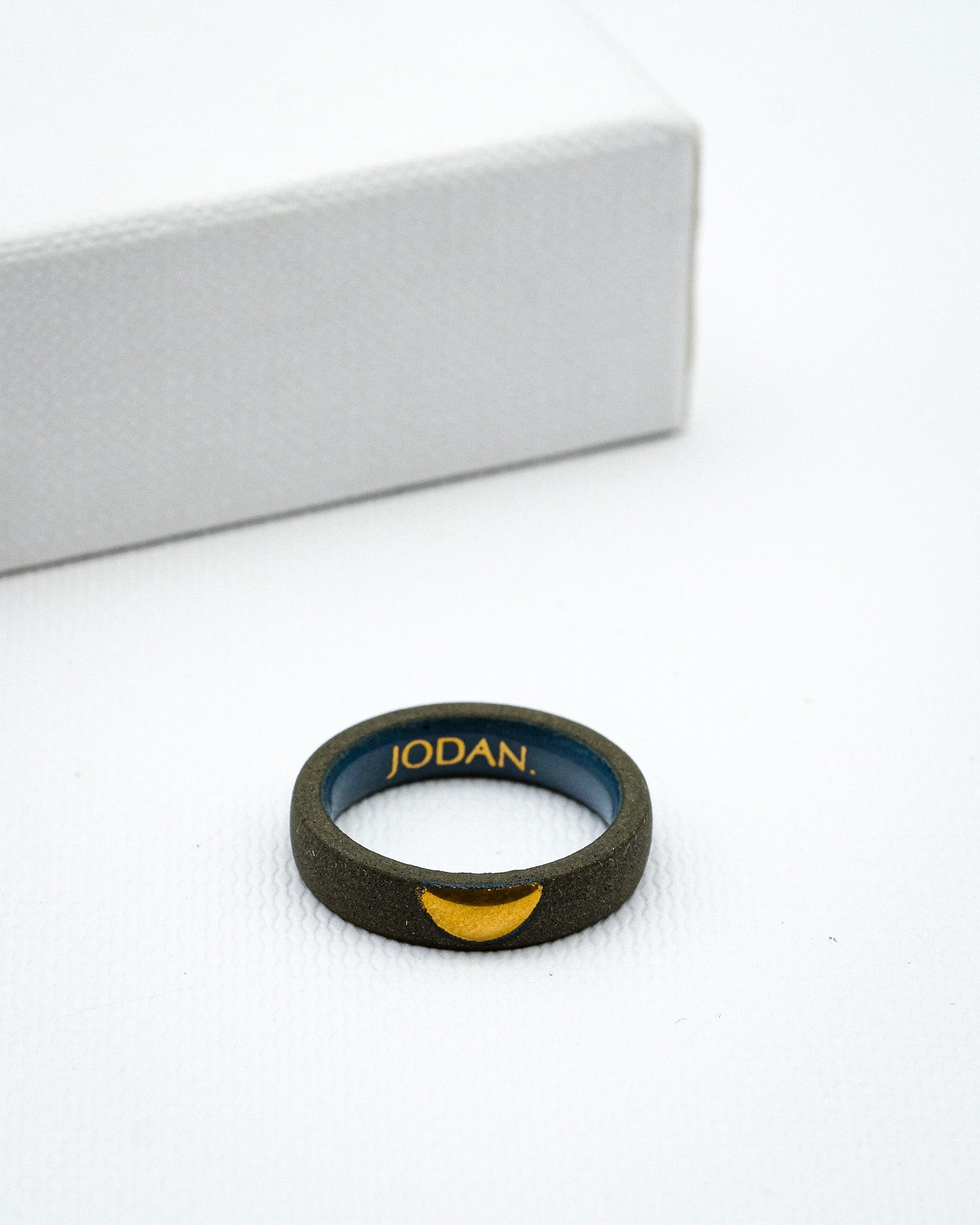 keramicky rucne vyrobeny prsten