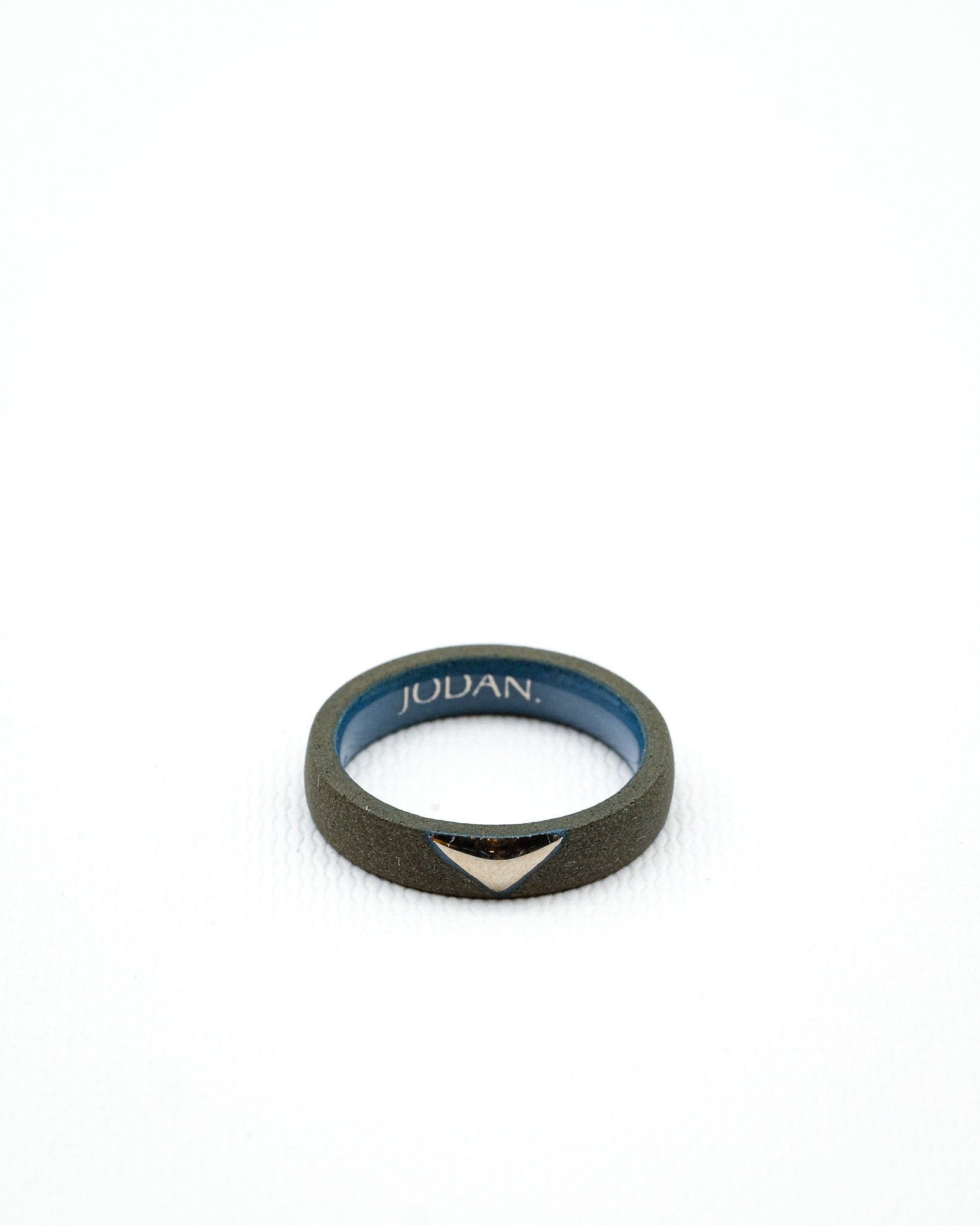 Keramicky prsten s vuni