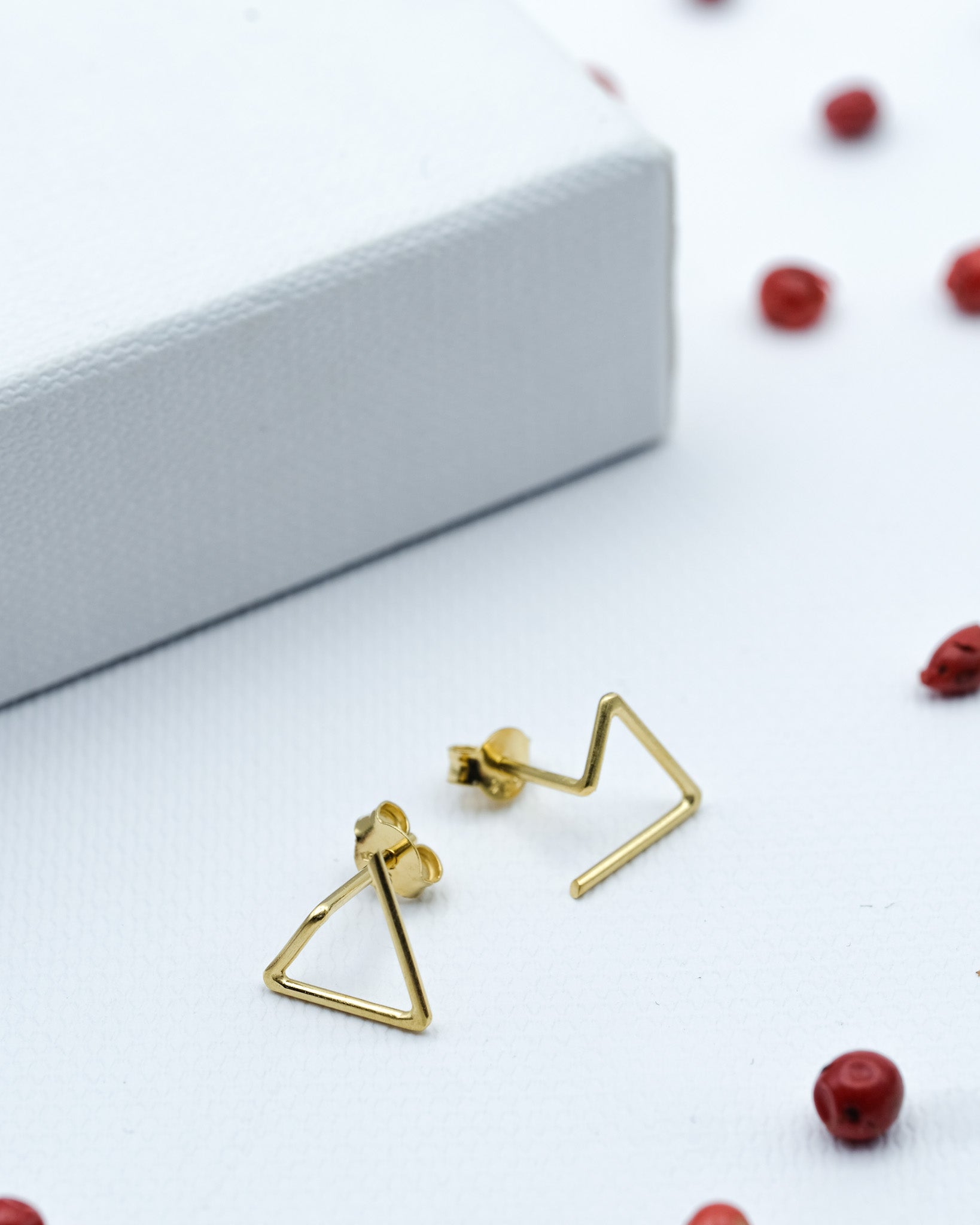 minimalistické geometrické náušnice