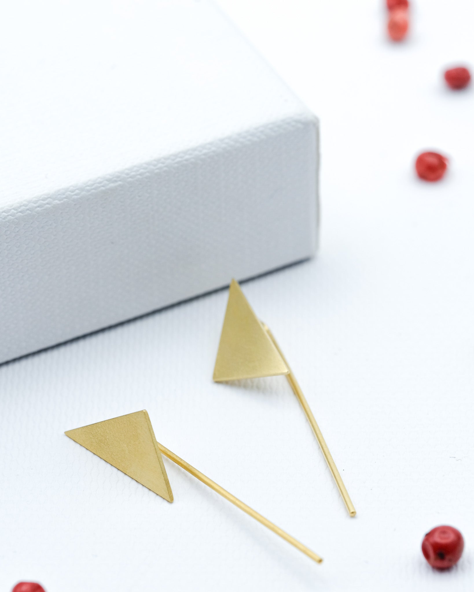 zlate nausnice minimalistikce