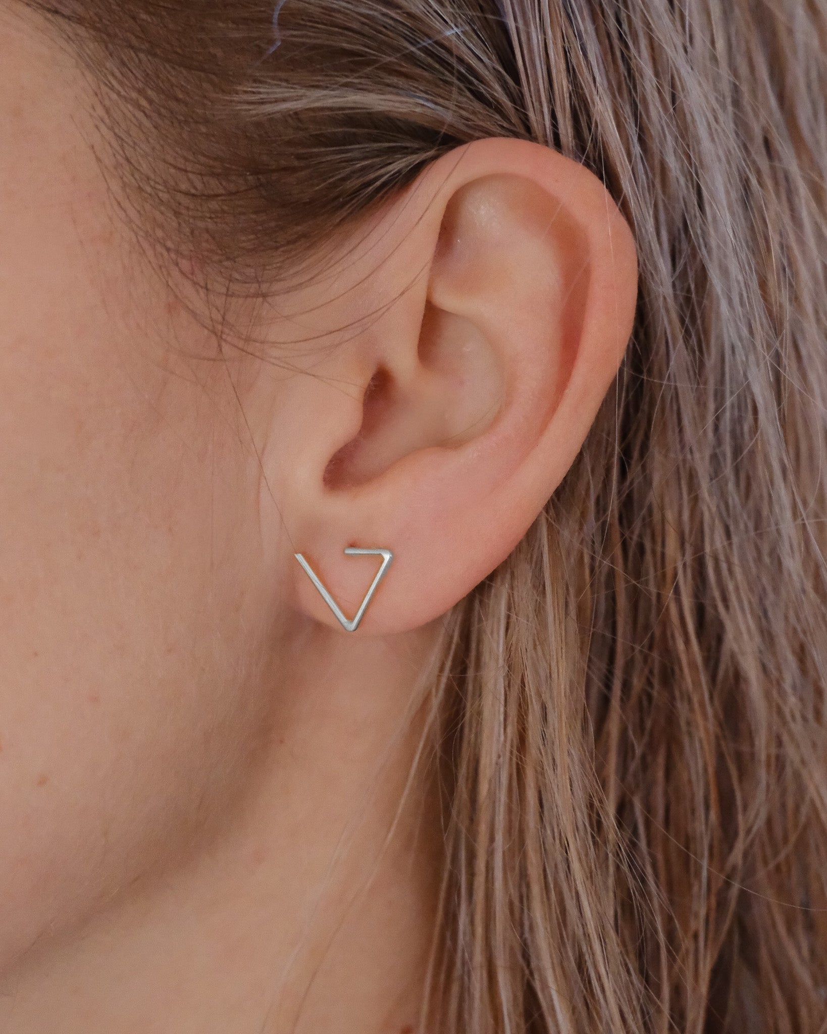 pecky trojuhelnik geometricke tvary nausnice stribrne