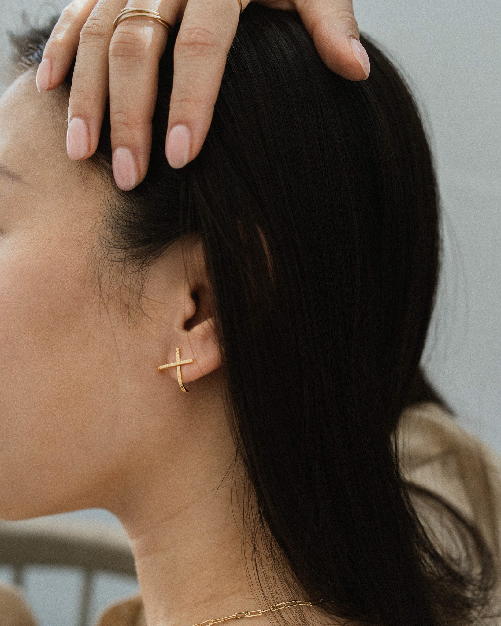 pozlacené náušnice od designéra