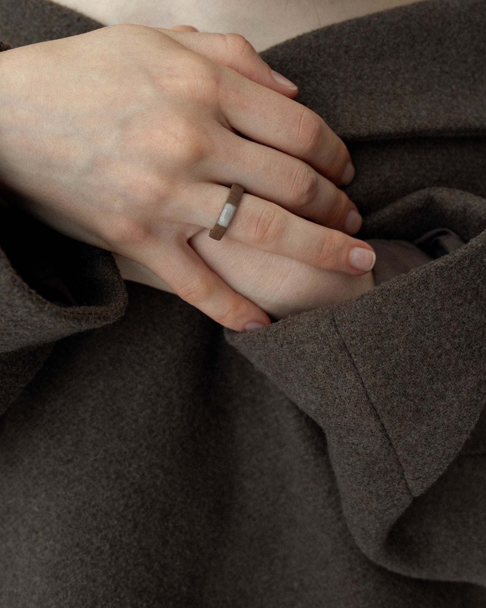 rucne vyrobeny keramicky prsten